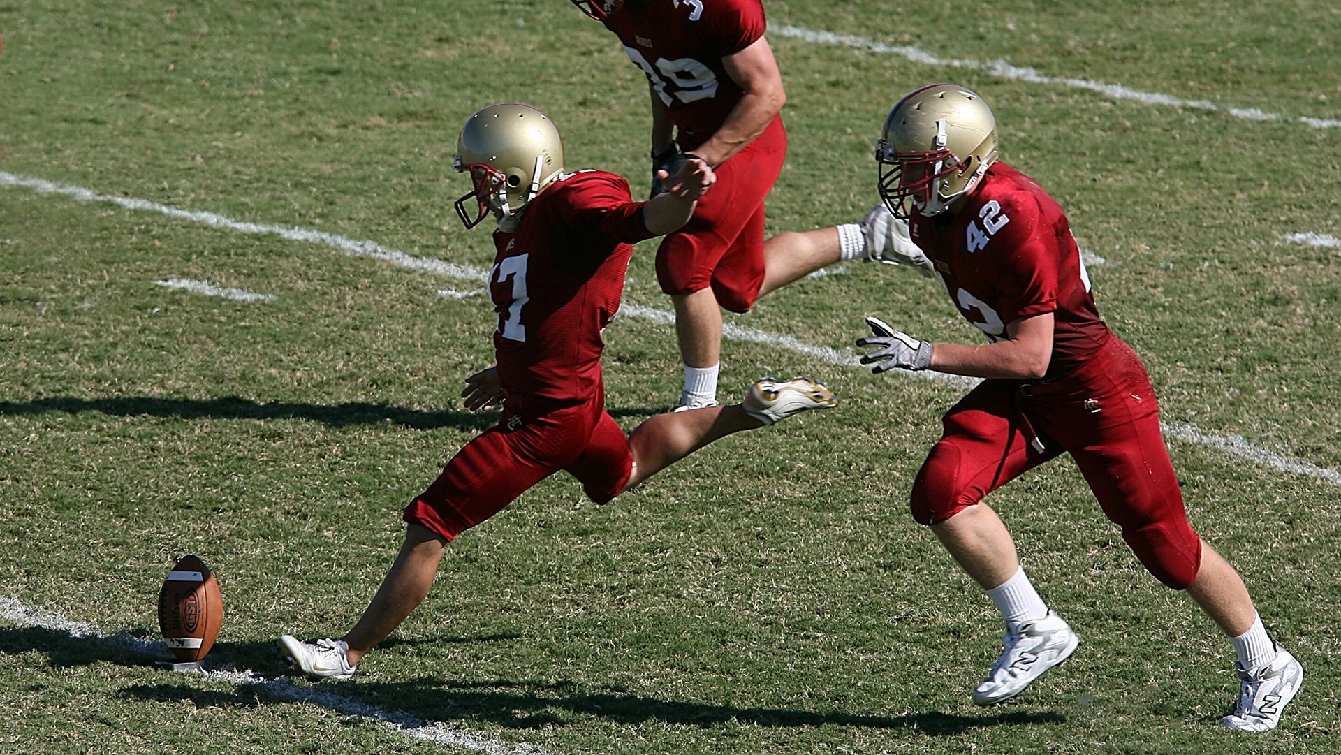 中路渗透打穿密集防线，中路渗透用什么阵型