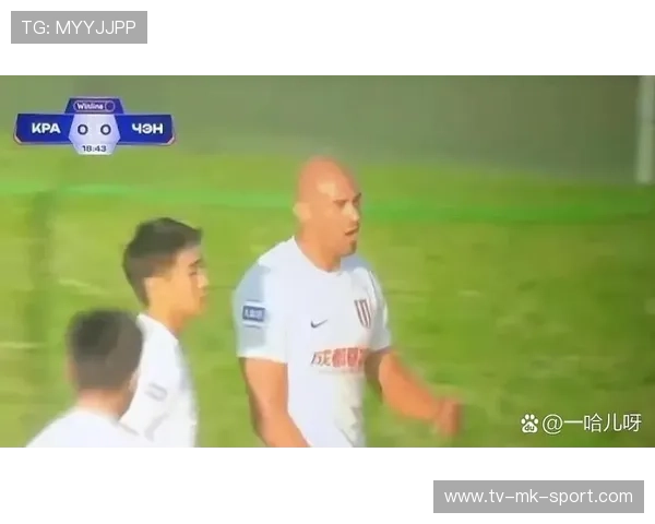 费利佩接罗慕洛传中头球轰门，成都蓉城热身赛2比0获胜