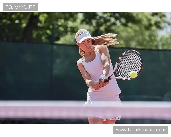 职业网球选手针对不同球速场地的击球节奏调整